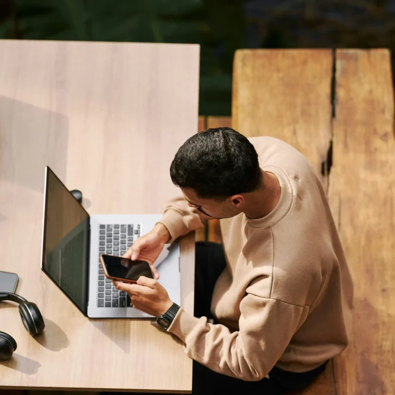 Optimiser son profil LinkedIn : 5 ajustements simples pour maximiser vos réponses en prospection | Spruce, votre allié pour prospecter
