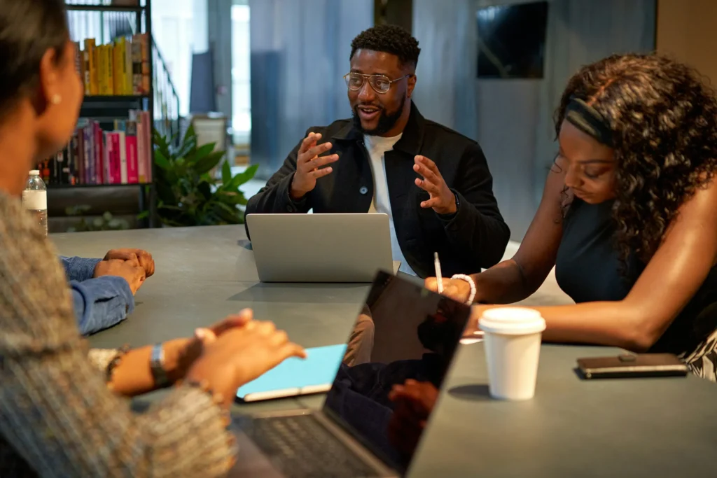 Le contenu ne remplace pas la prospection : il la prépare. C’est lui qui vous aide à être visible sur LinkedIn, crédible et légitime.